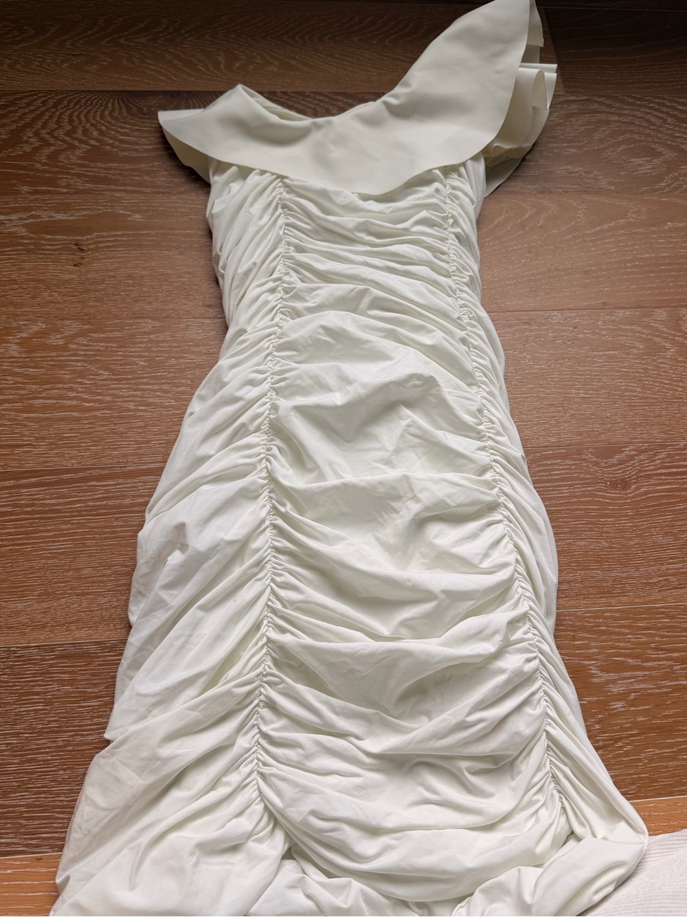 One-Shoulder White Ruffle Ruched Mini Dress - Picture 5 of 8
